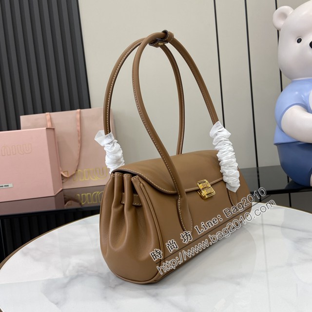 miumiu繆繆專櫃最新款法棍包手拎見肩背女包 jh2563型號：5BD265